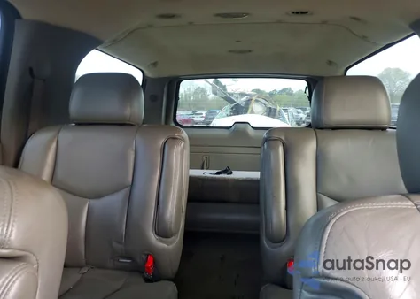 2005 Chevrolet Suburban C1500 z USA, uszkodzony, nr VIN 3GNEC16Z95G152555